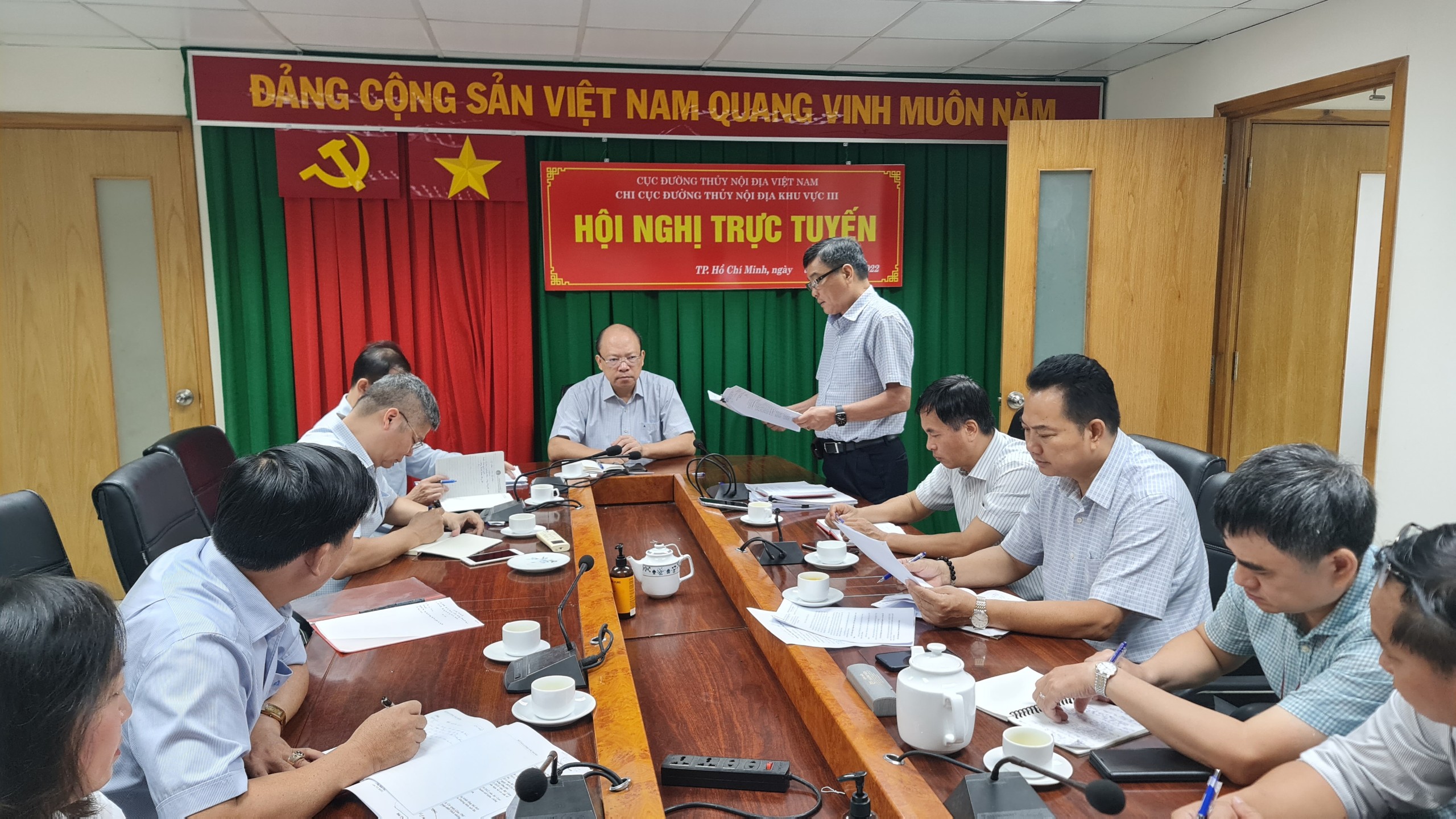 Cục trưởng Bùi Thiên Thu làm việc với Chi cục Đường thủy nội địa khu vực III